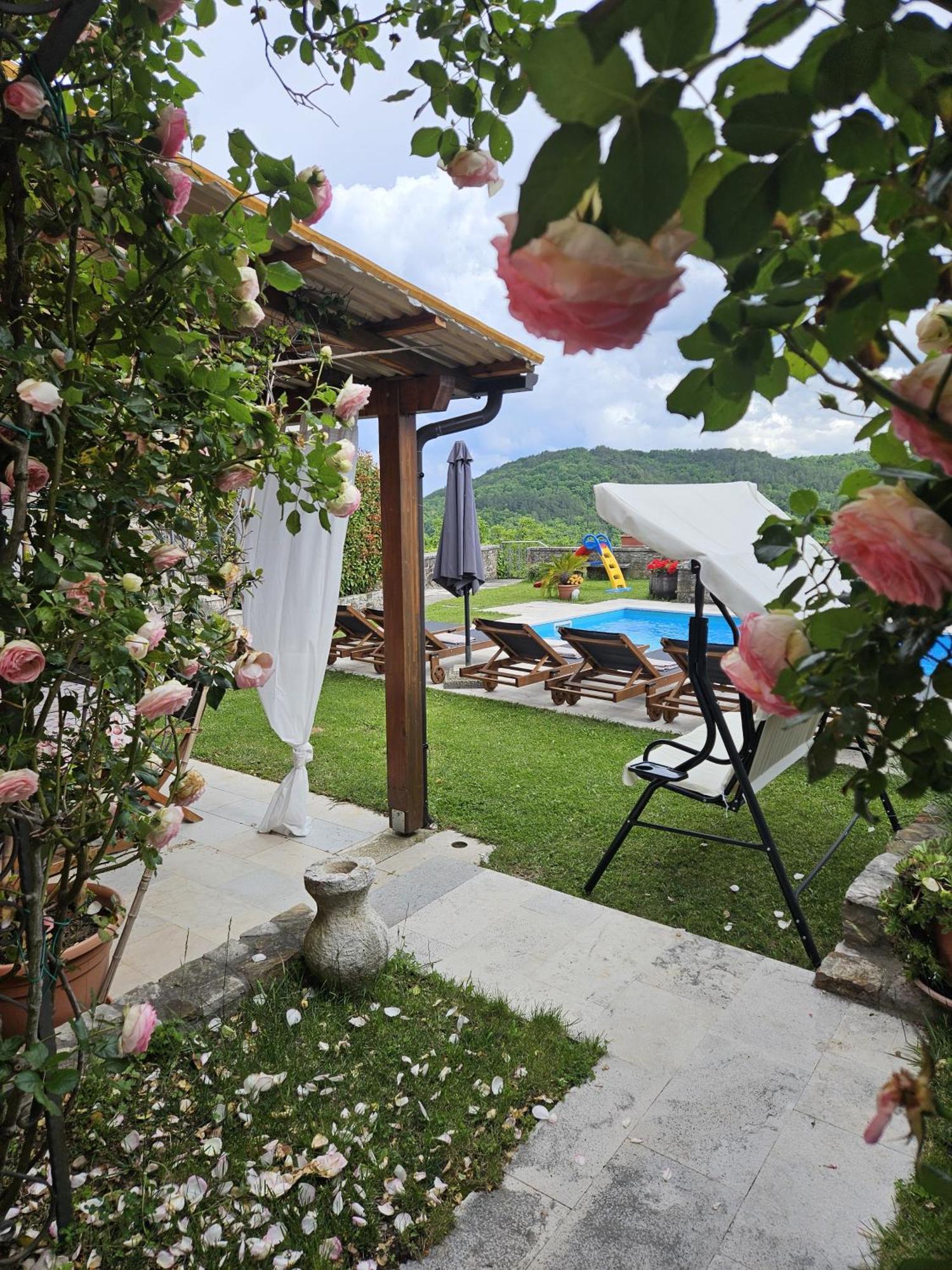 Villa Letizia Oprtalj Exteriér fotografie