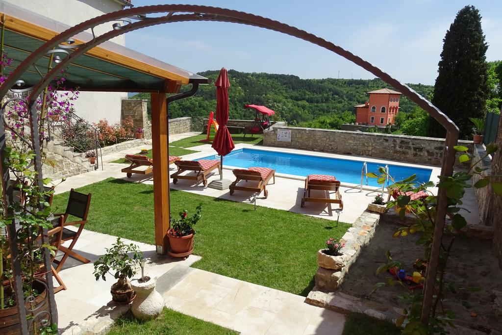 Villa Letizia Oprtalj Exteriér fotografie